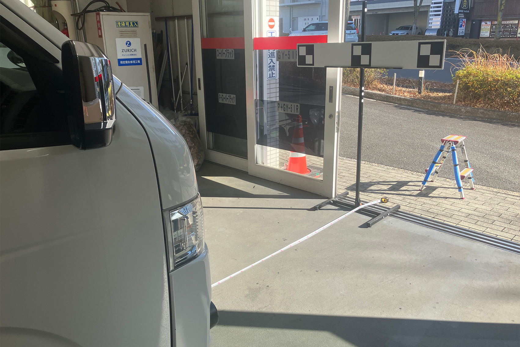 ハイエース（トヨタ）のフロントガラス交換2025.1.8@AGエキスパート港北センター北店