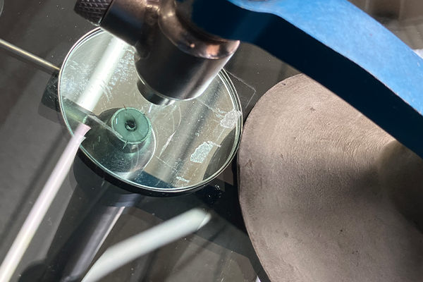 Ｘ1（BMW）のフロントガラスリペア2025.12.27@AGエキスパート渋谷店