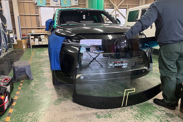 ハリア－（トヨタ）のフロントガラス交換2025.12.27@AGエキスパート三郷店