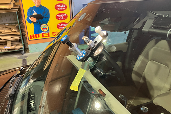 ディフェンダー（ランドロ－バ－）のフロントガラスリペア2026.3.16@AGエキスパートさいたま店