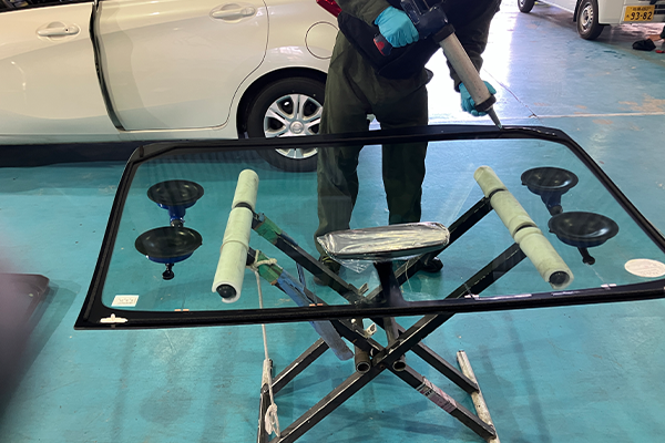 ノ－ト（日産）のフロントガラス交換2026.2.28@AGエキスパート藤沢店