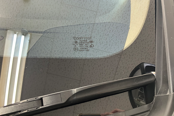 アルファ－ド（トヨタ）のフロントガラス交換2026.4.22@AGエキスパート渋谷店