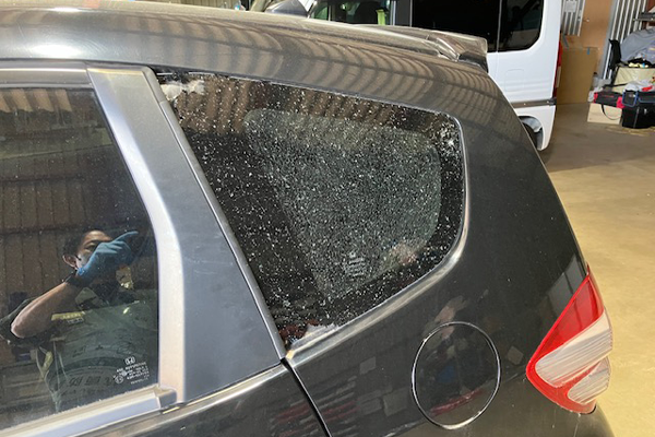 フィット(ホンダ)のサイドガラス左交換2026.4.26@AGエキスパート所沢店