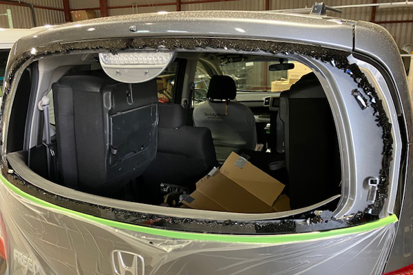 フリ－ド(ホンダ)のリヤガラス交換2026.4.26@AGエキスパート所沢店