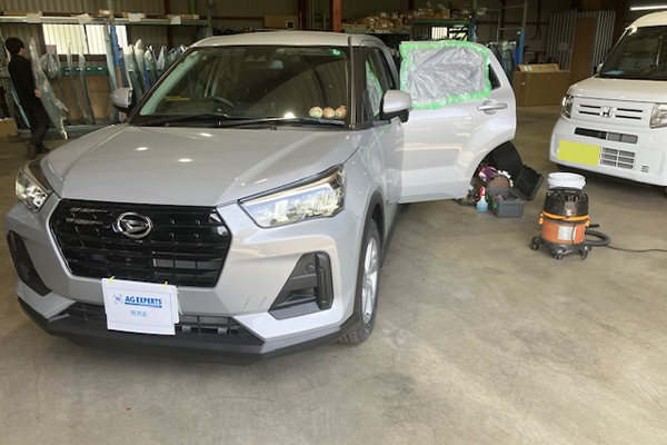 ロッキー(ダイハツ)のリヤドガラス左交換2026.4.22@AGエキスパート所沢店